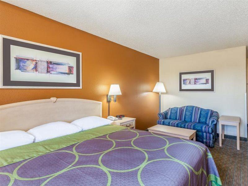 Super 8 By Wyndham Charlotte/Amusement Park Area Hotell Eksteriør bilde