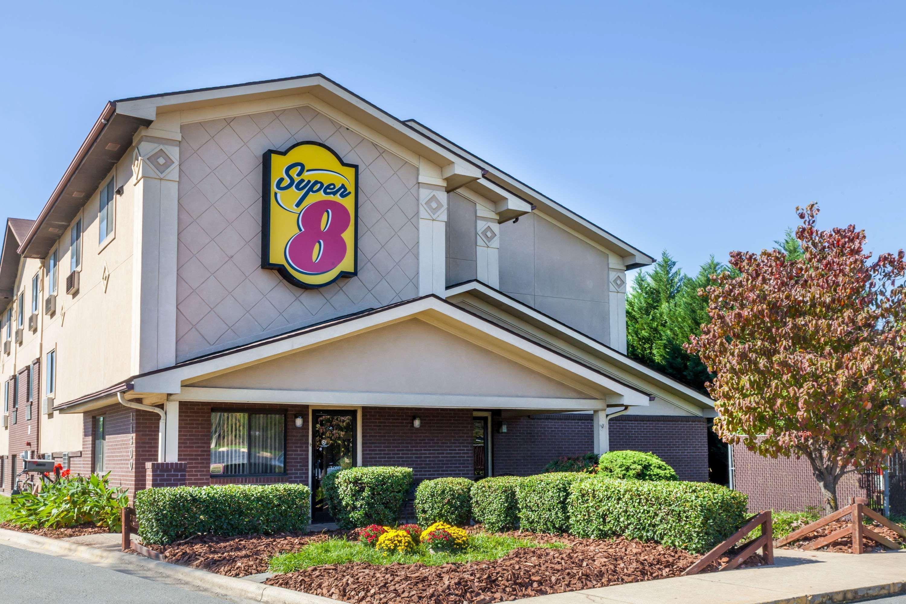 Super 8 By Wyndham Charlotte/Amusement Park Area Hotell Eksteriør bilde
