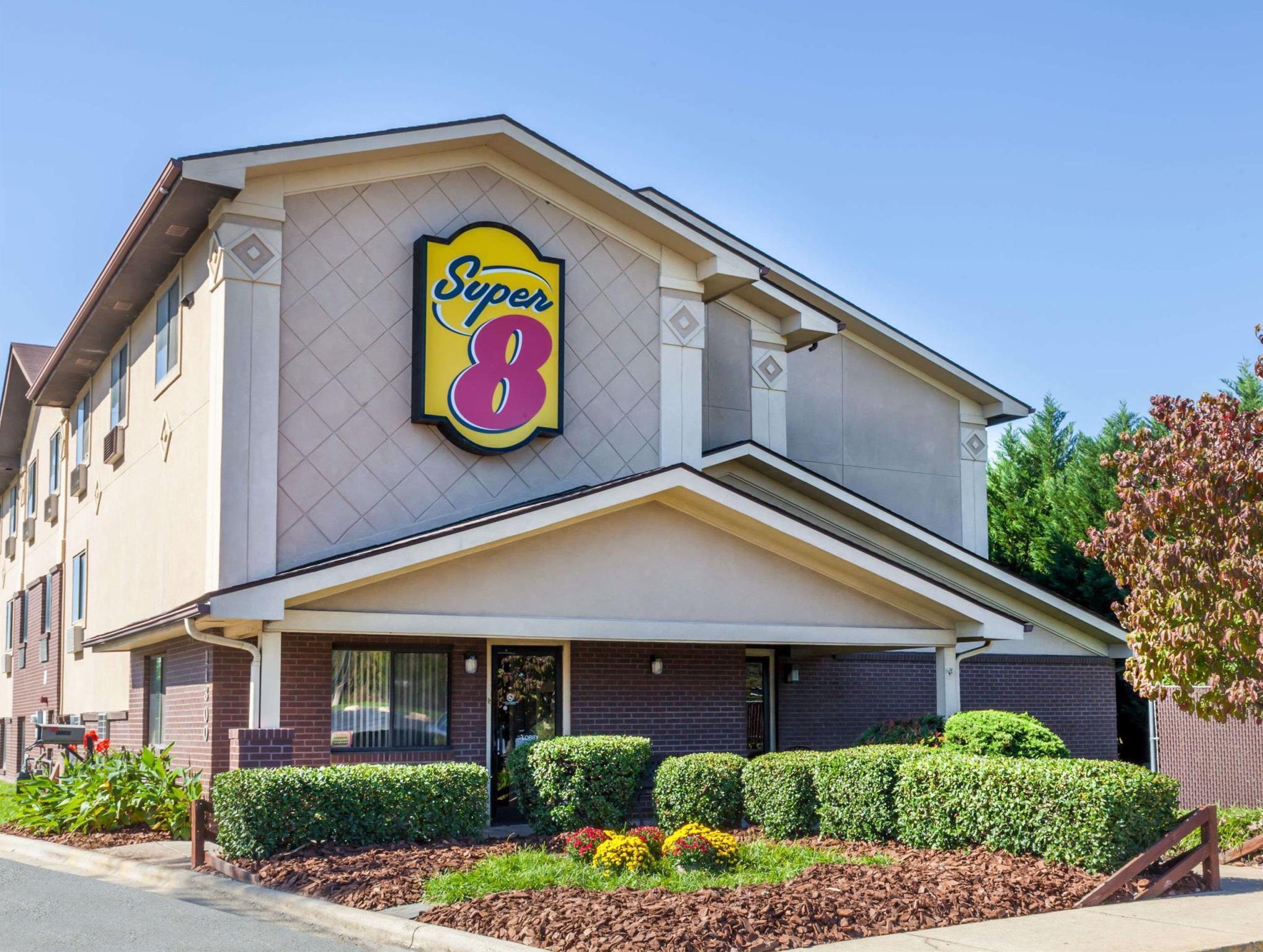 Super 8 By Wyndham Charlotte/Amusement Park Area Hotell Eksteriør bilde
