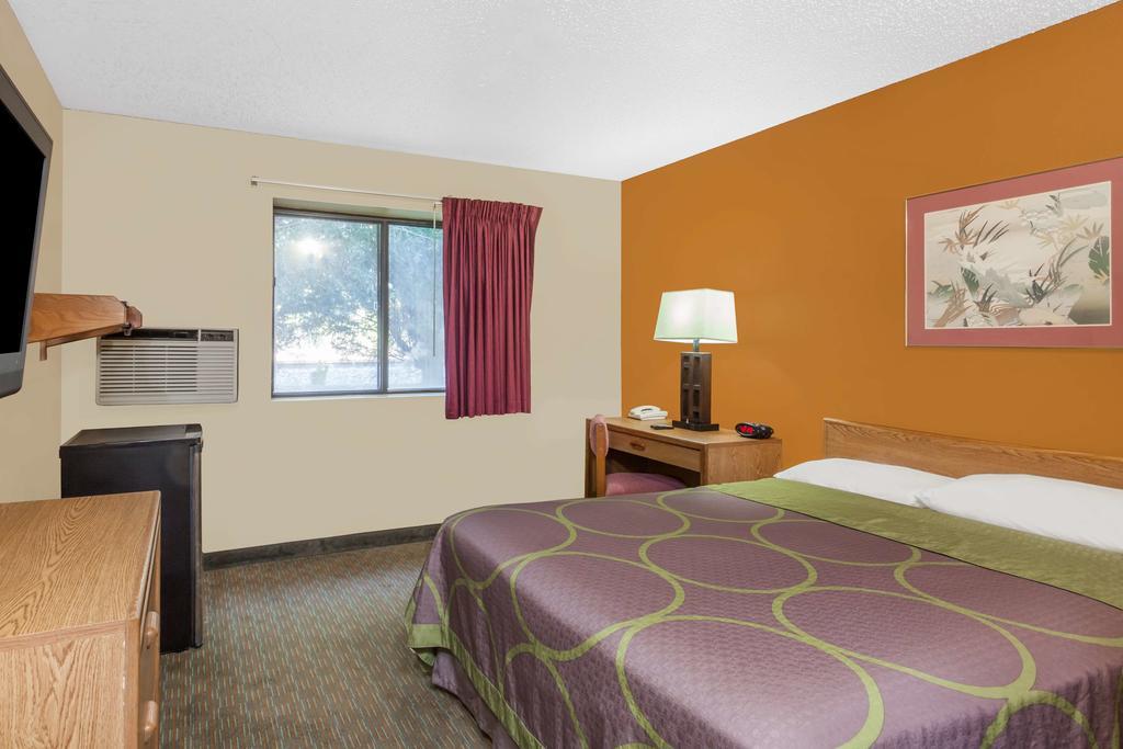 Super 8 By Wyndham Charlotte/Amusement Park Area Hotell Eksteriør bilde